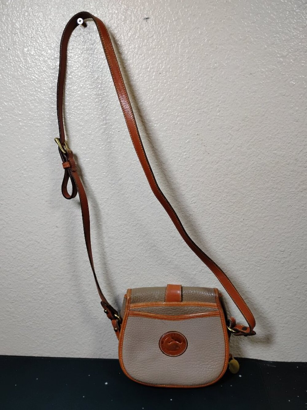 Vintage Dooney Bourke All Weather Leather Crossbody Shoulder Bag USA Taupe